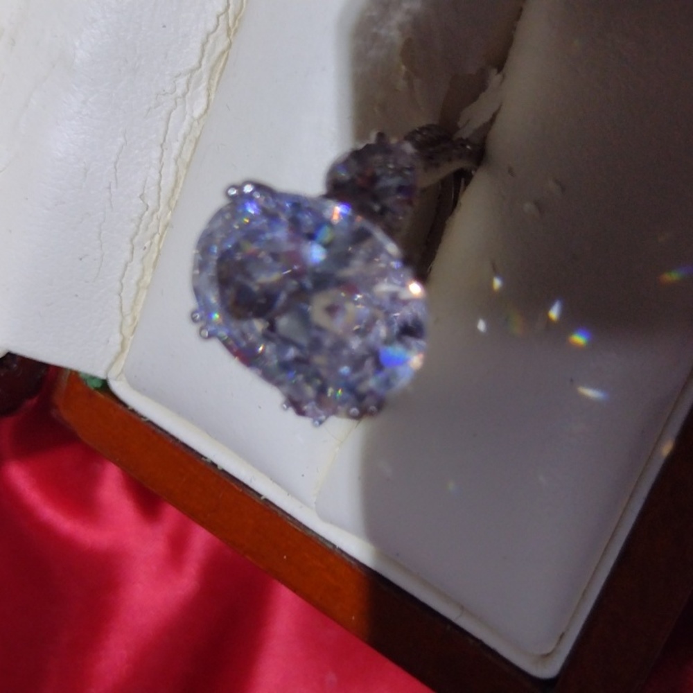 Leave Your Diamonds in the Vault Box and Dazzle th - Picture 13 of 14
